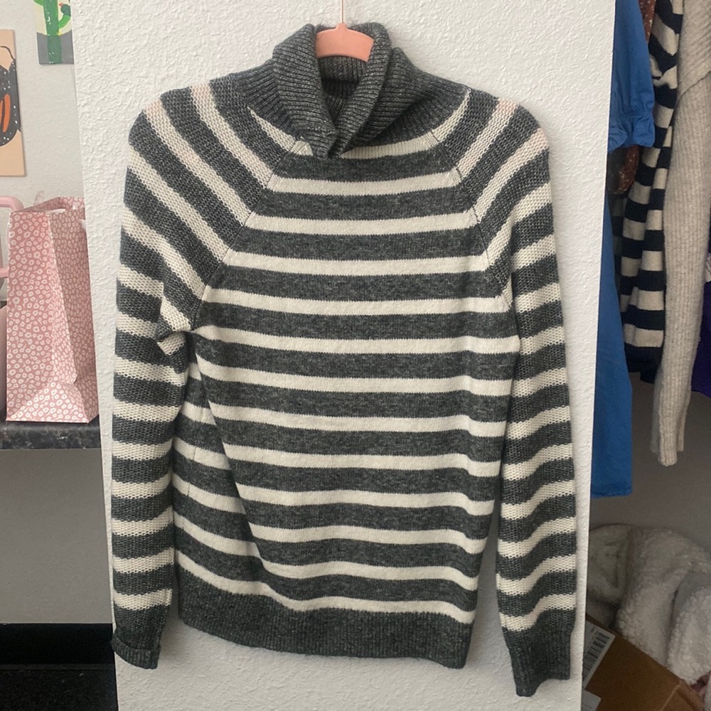 striped turtle neck